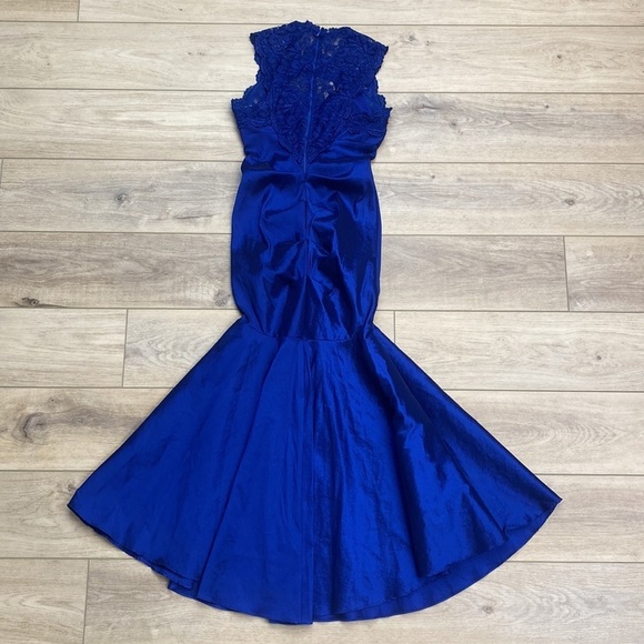 Xscape Mermaid Gown - Picture 9 of 16